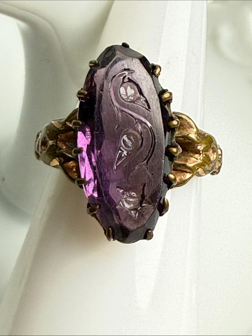 Vintage Purple Oval intaglio etched Ring ornate brass art nouveau cameo rare
